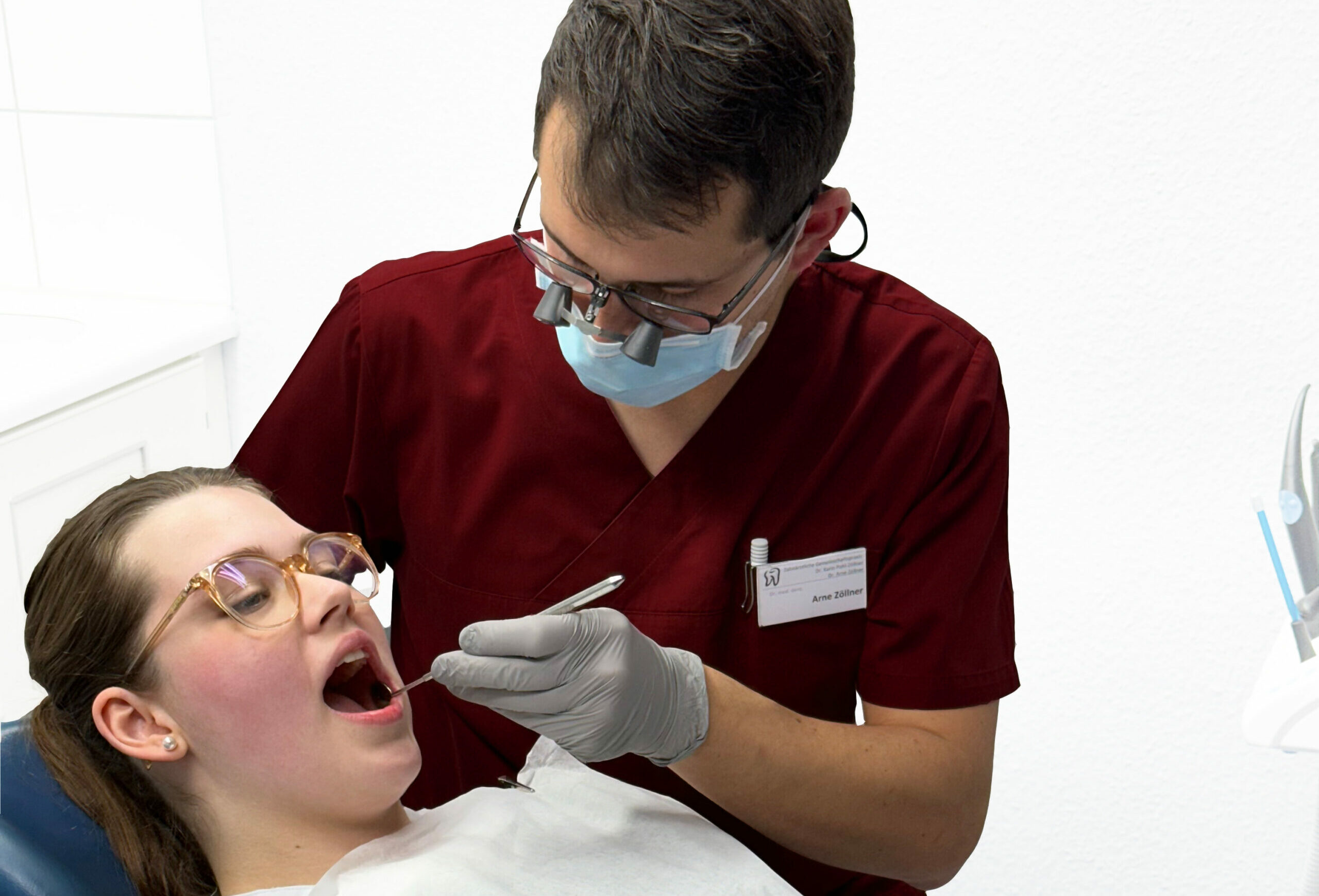 Dr. Arne Zöllner in der Behandlung